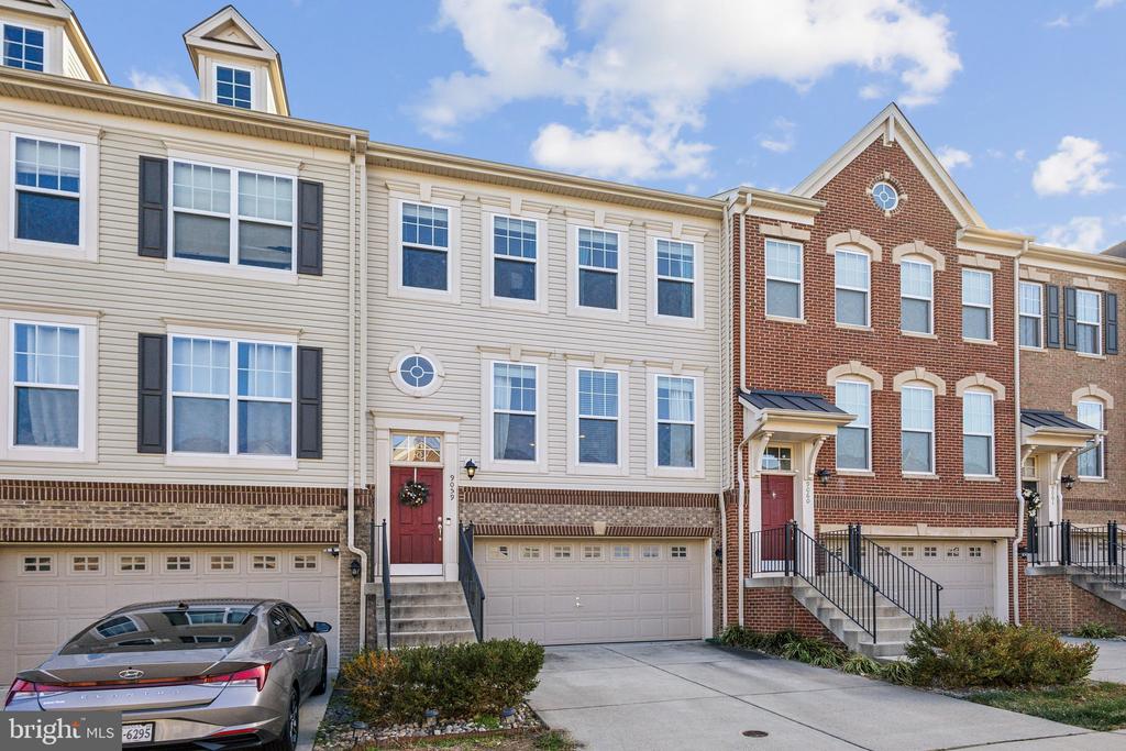 9059 ISABEL LANE