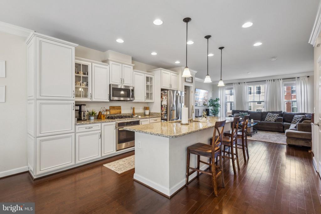 9059 ISABEL LANE