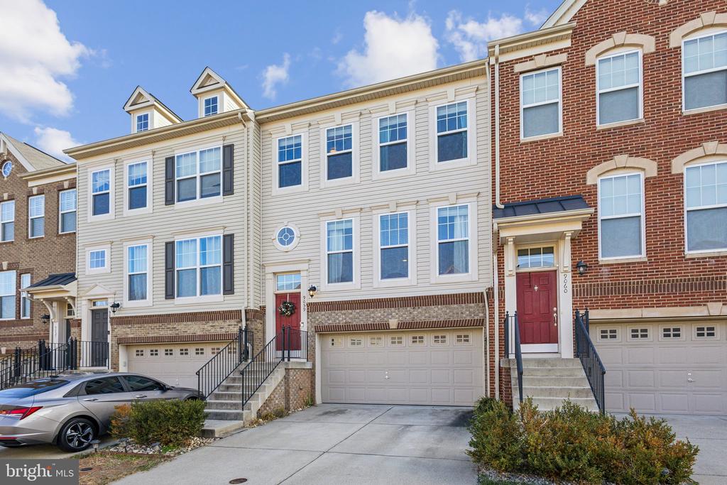 9059 ISABEL LANE