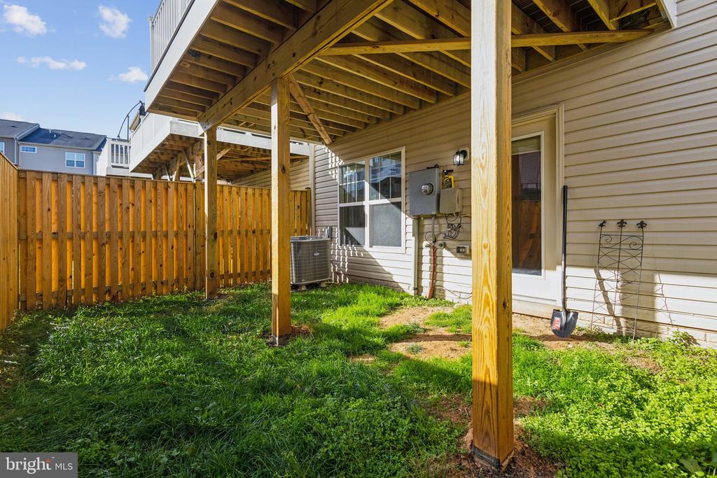 9059 ISABEL LANE