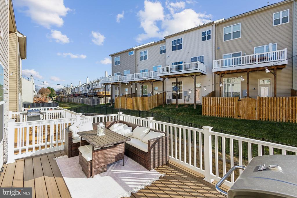 9059 ISABEL LANE