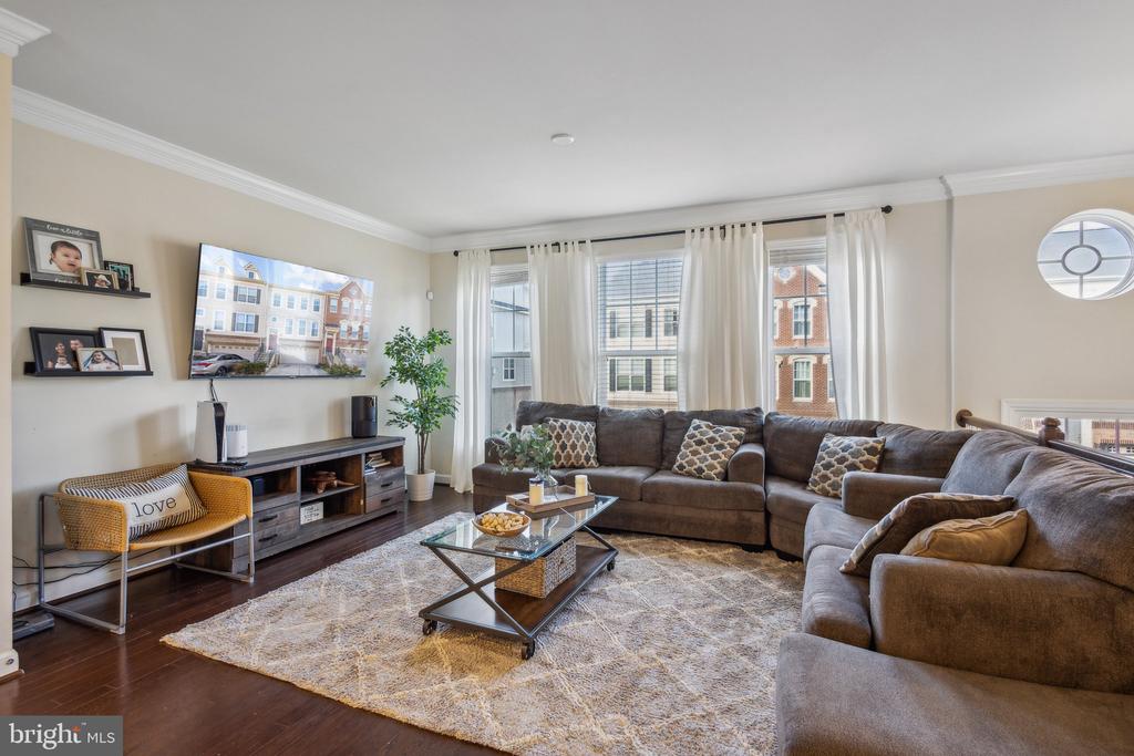 9059 ISABEL LANE