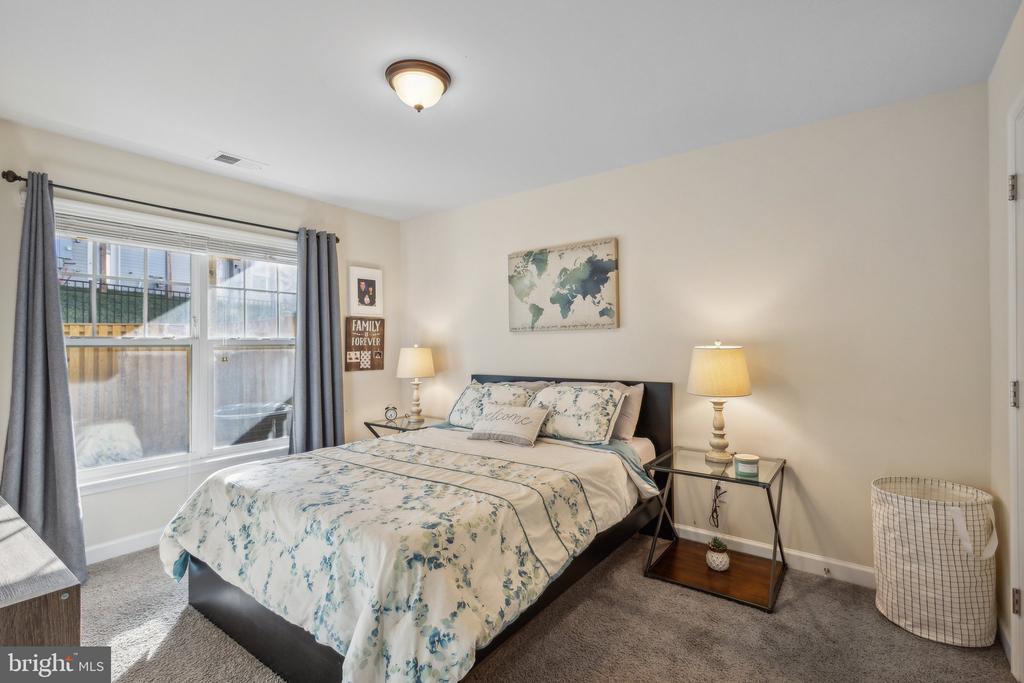 9059 ISABEL LANE