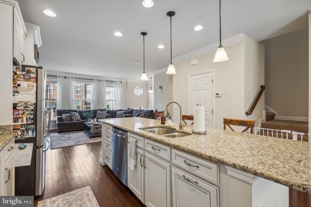 9059 ISABEL LANE