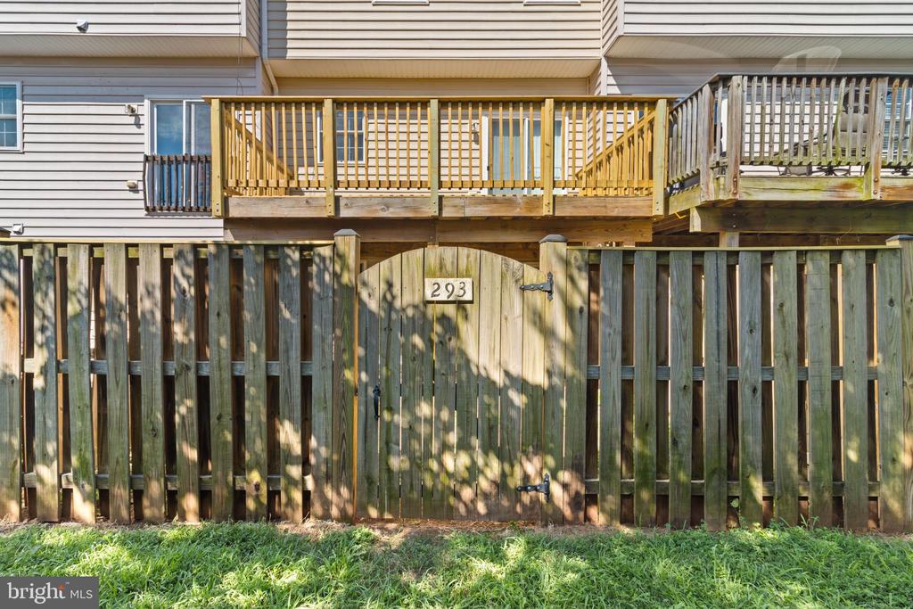 293 KIRBY STREET