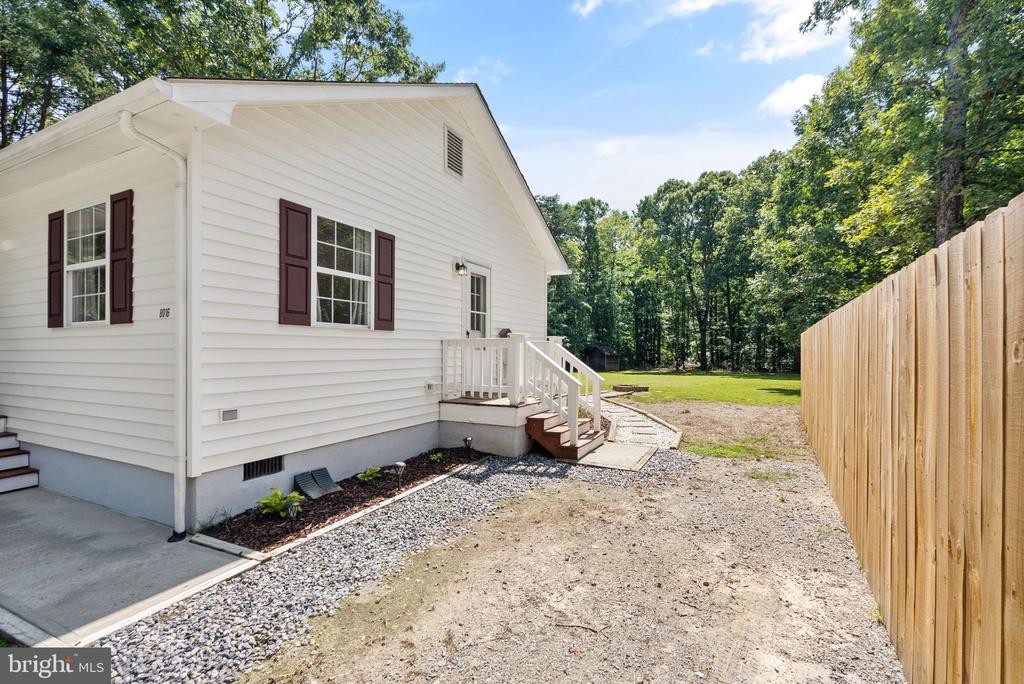 8016 PINE STAKE ROAD