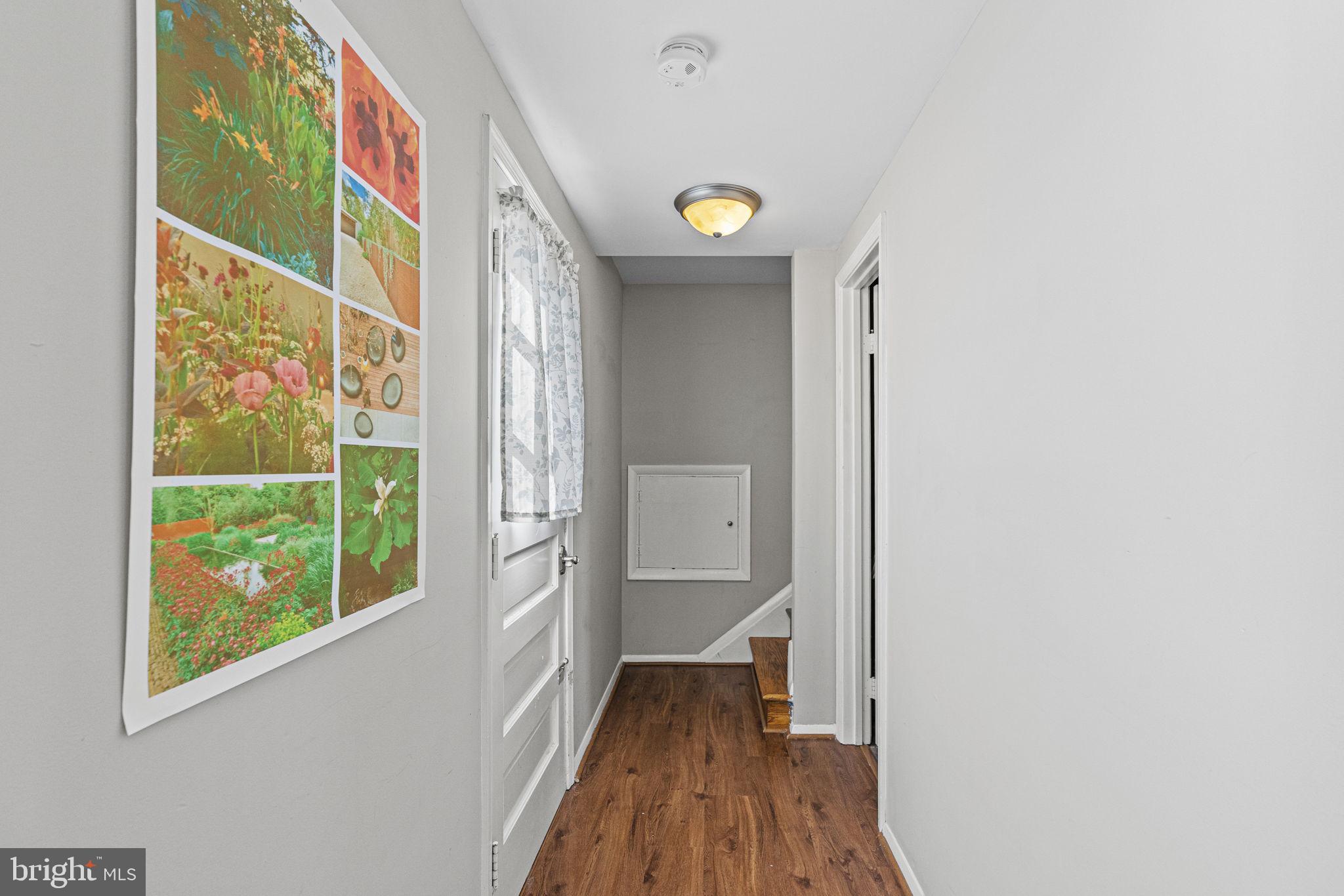 10101 ROSLYN COURT