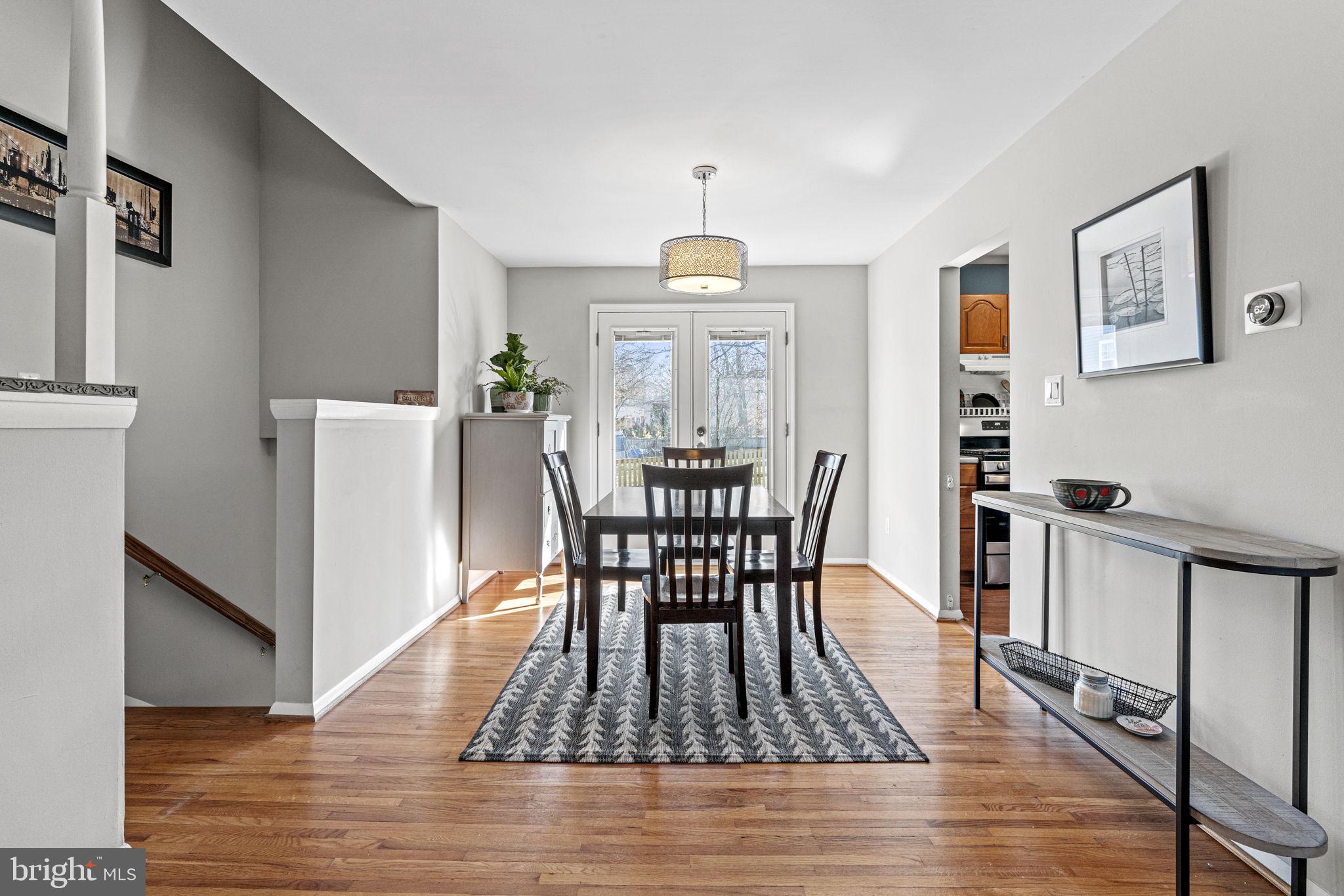10101 ROSLYN COURT