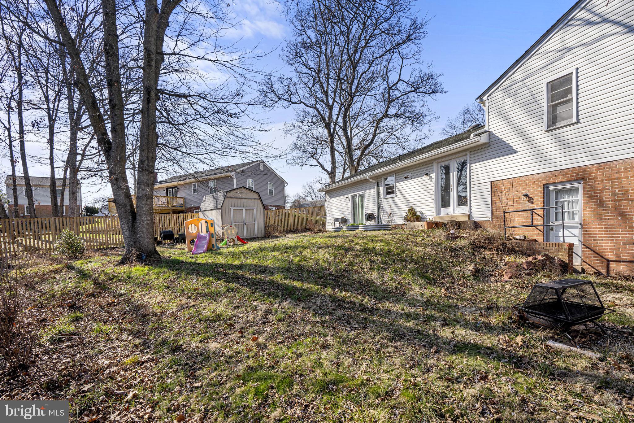 10101 ROSLYN COURT
