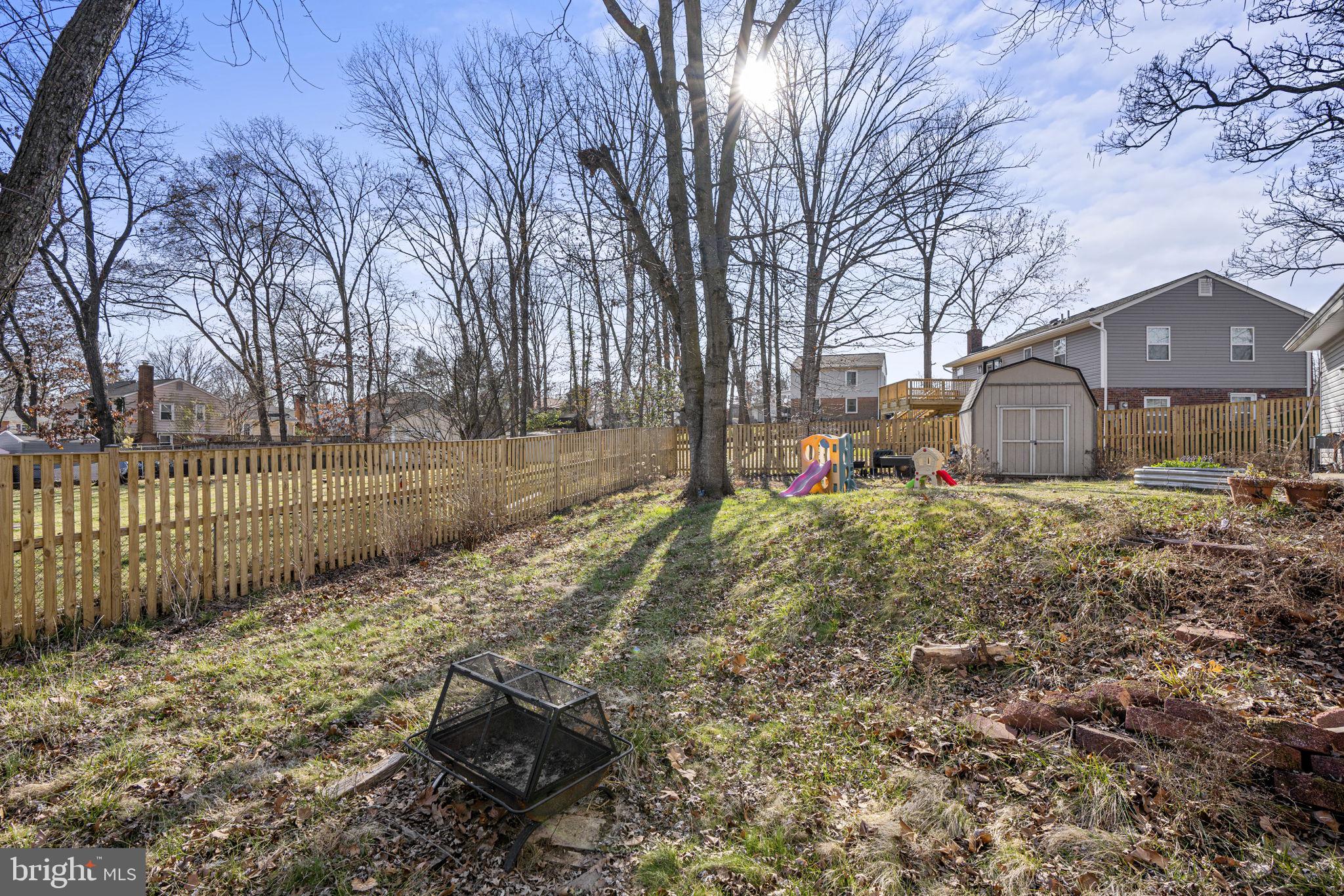 10101 ROSLYN COURT
