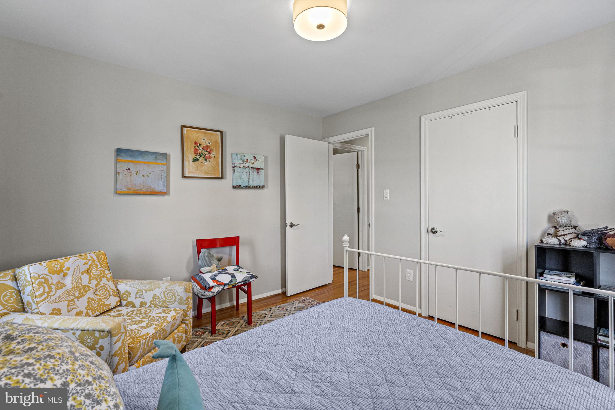 10101 ROSLYN COURT