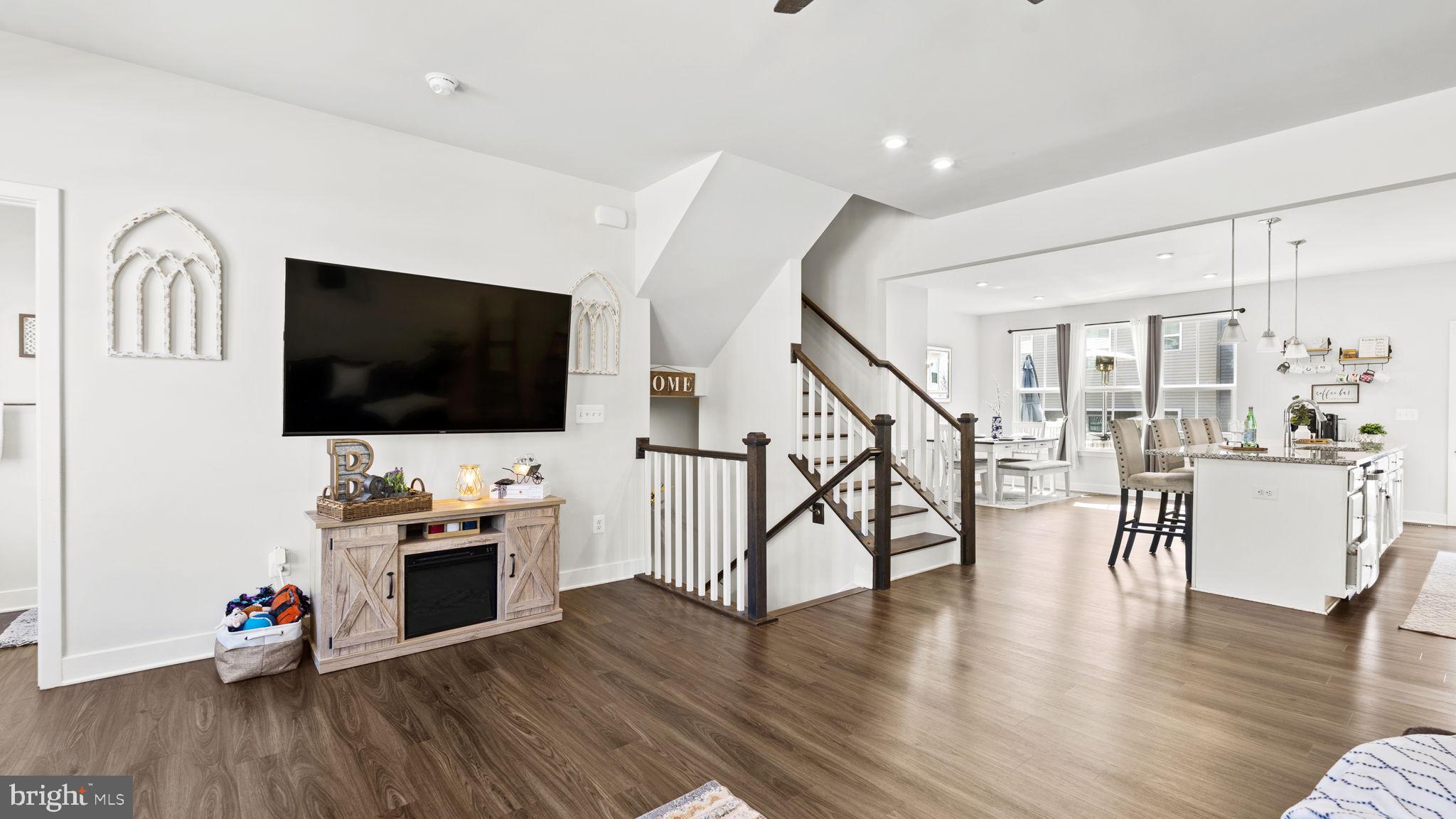 7808 COVE POINT DRIVE