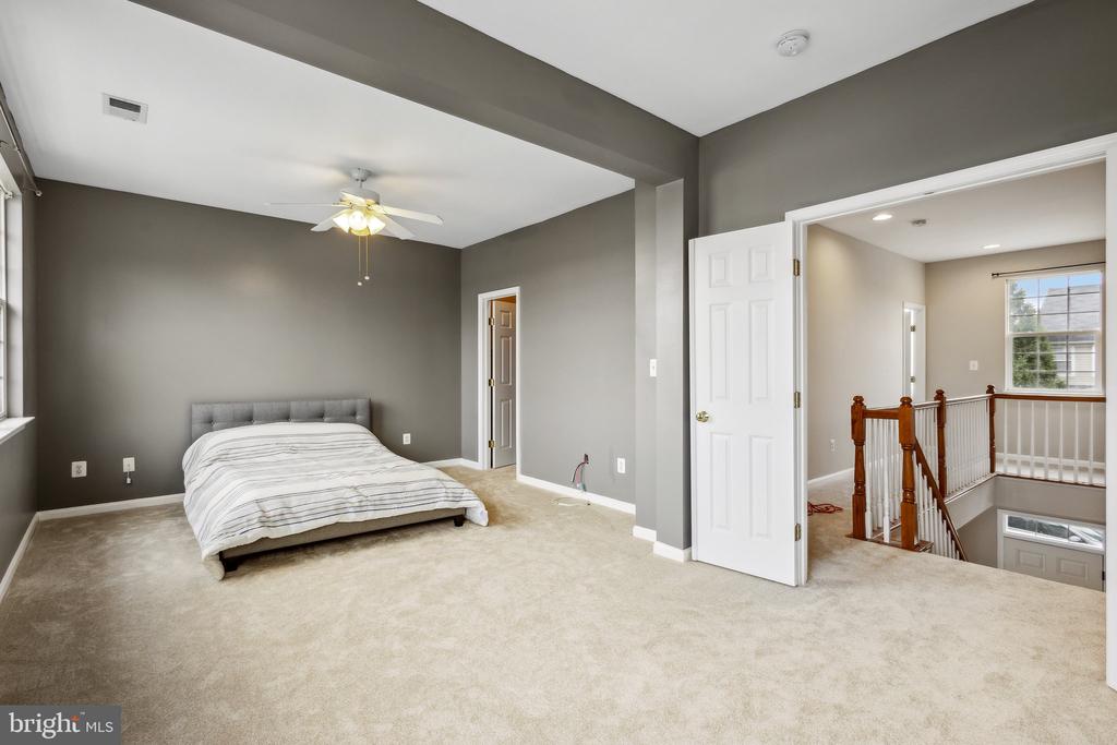 9508 DUNBLANE COURT