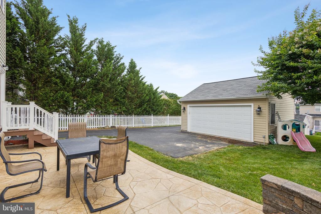 9508 DUNBLANE COURT