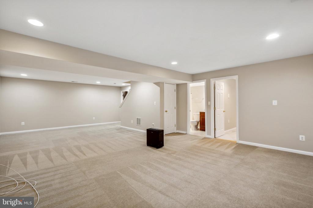 9508 DUNBLANE COURT