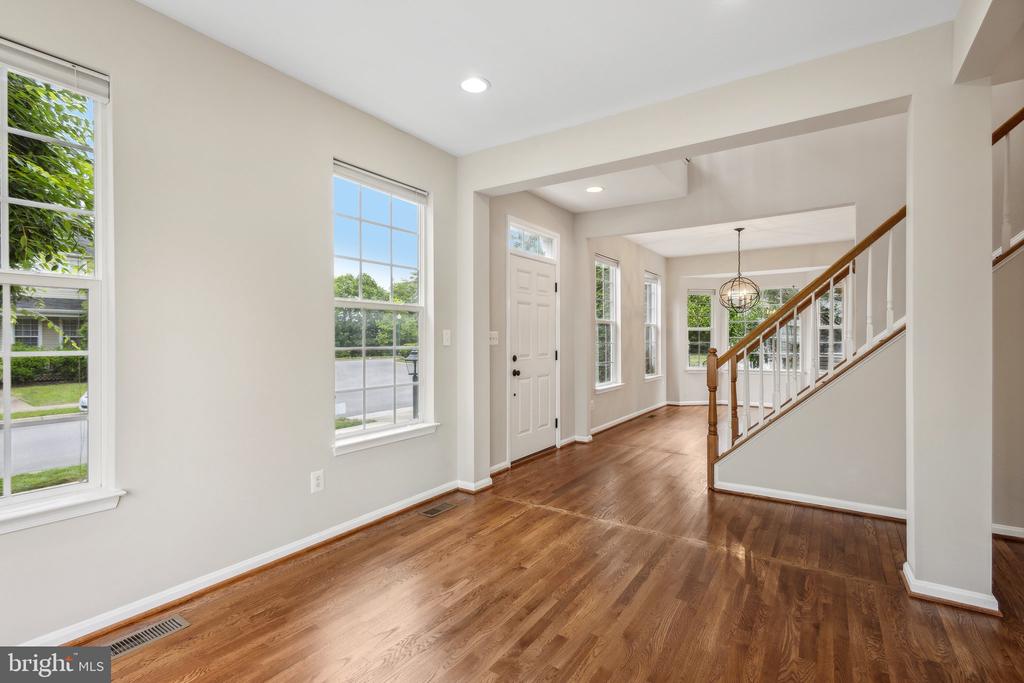 9508 DUNBLANE COURT