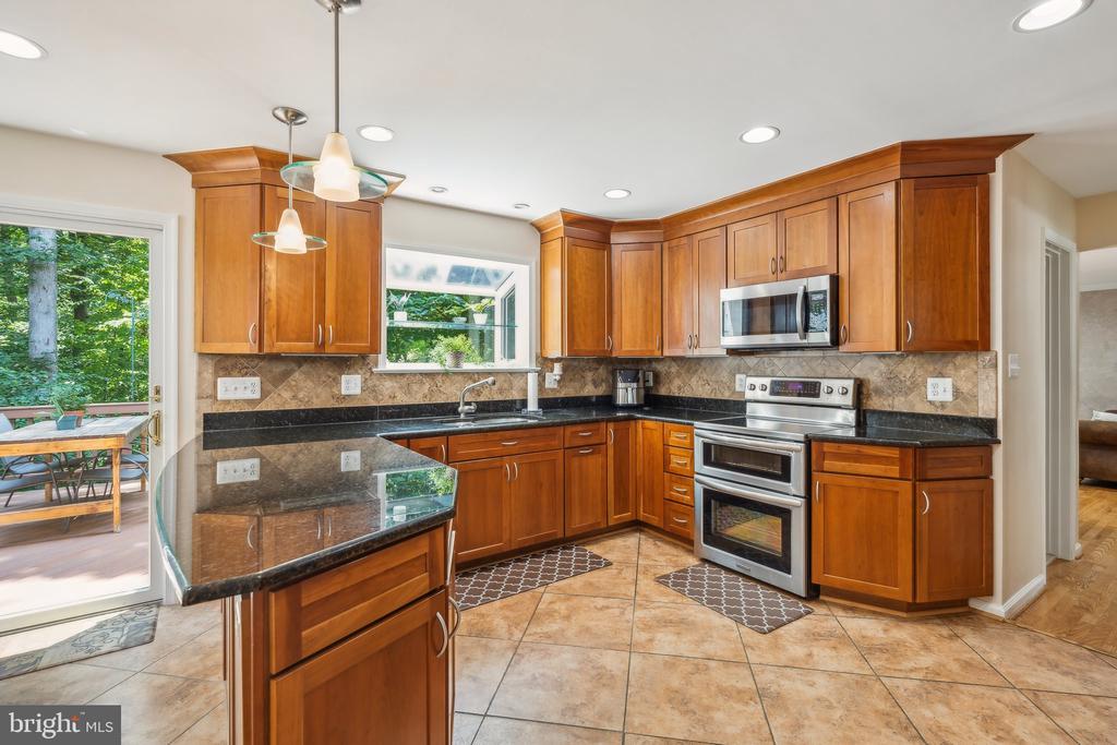 3463 WAINSCOTT PLACE