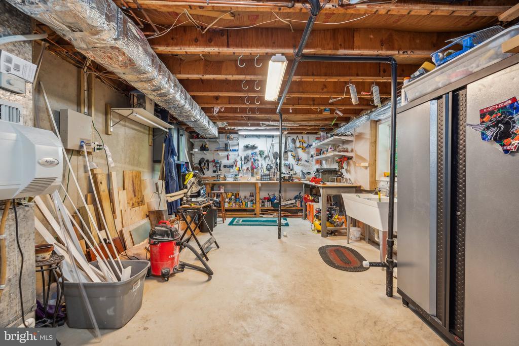 3463 WAINSCOTT PLACE