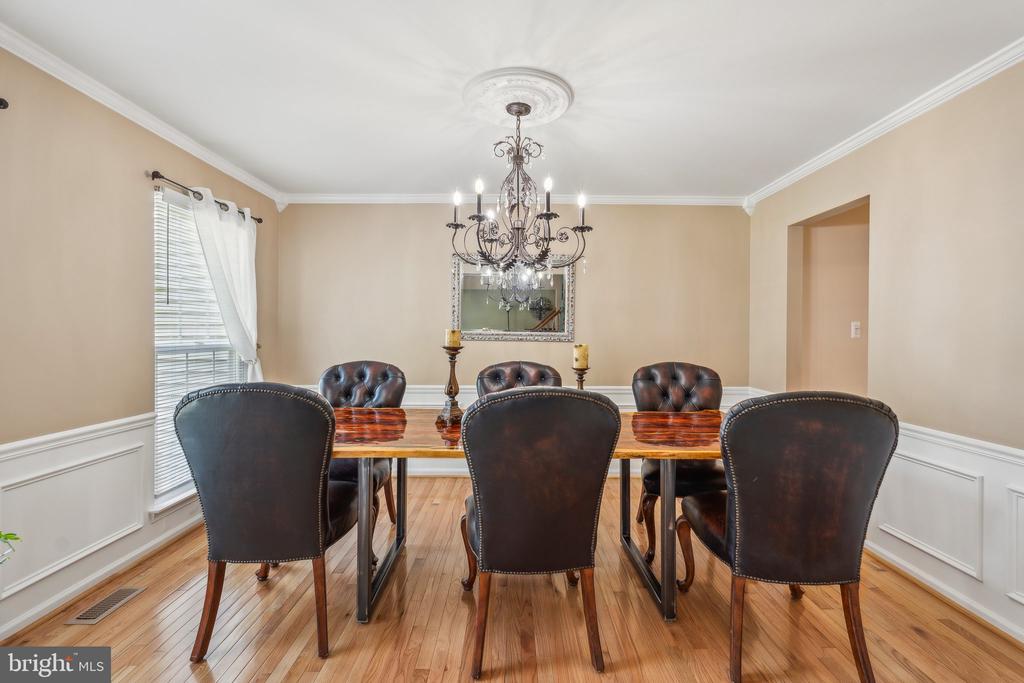 3463 WAINSCOTT PLACE