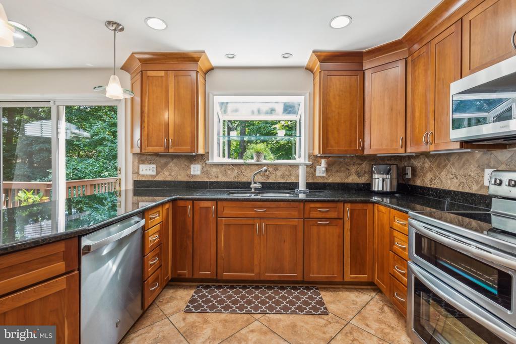 3463 WAINSCOTT PLACE