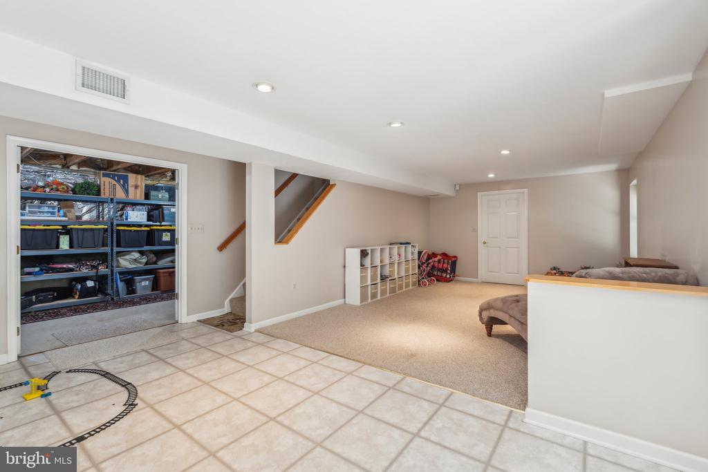 3463 WAINSCOTT PLACE