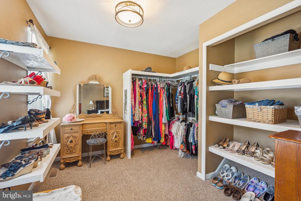 3463 WAINSCOTT PLACE