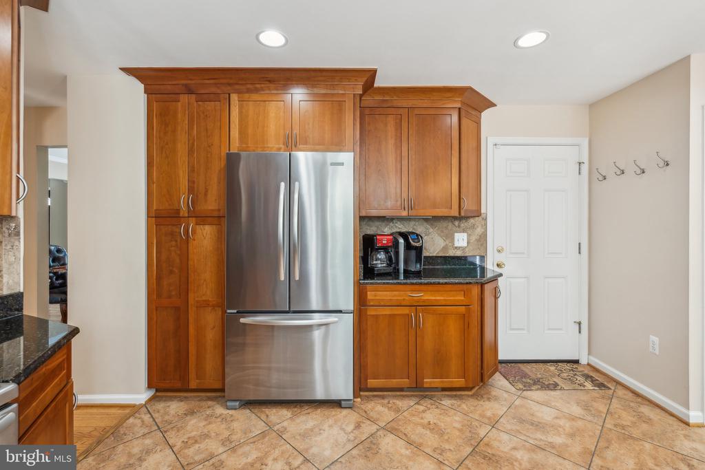 3463 WAINSCOTT PLACE