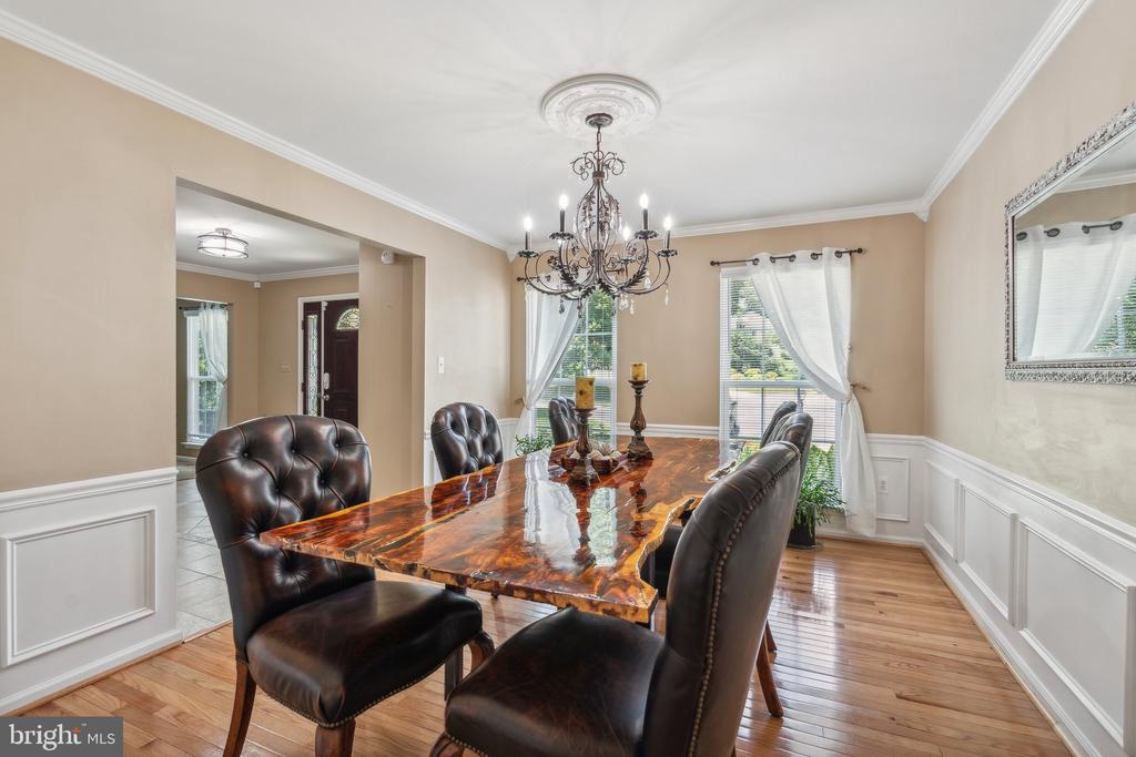 3463 WAINSCOTT PLACE