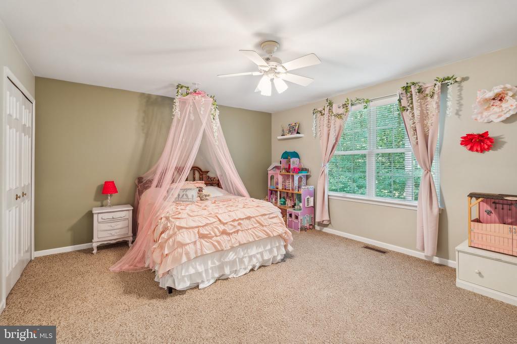 3463 WAINSCOTT PLACE