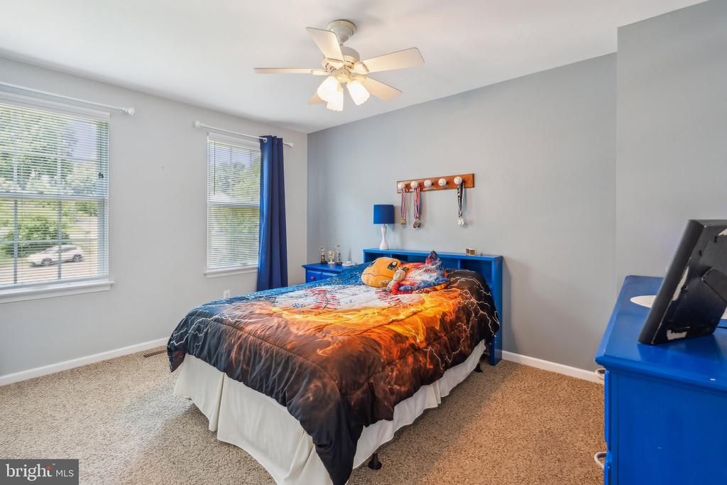 3463 WAINSCOTT PLACE