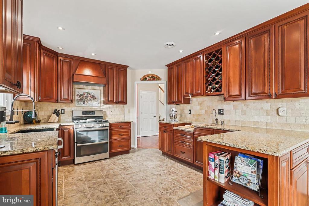 7781 SHARPSHOOTERS COURT