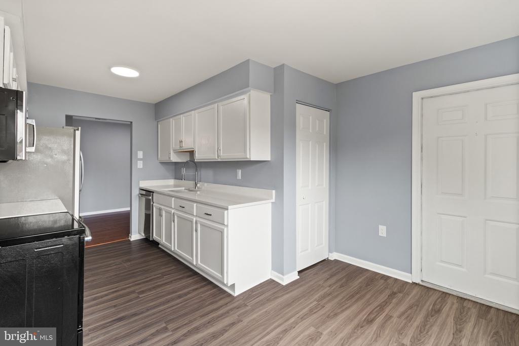 7408 ROKEBY DRIVE