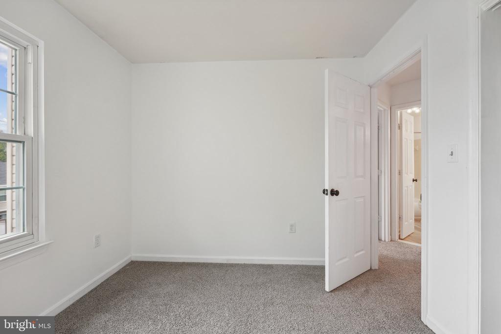 7813 FLAGER CIRCLE