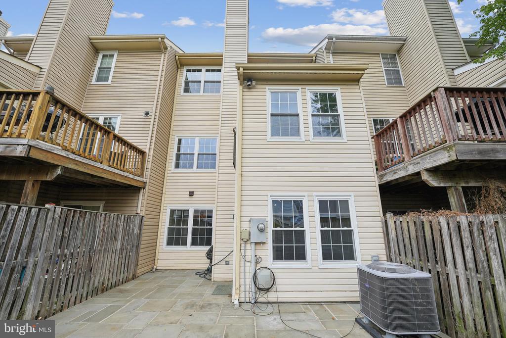 7813 FLAGER CIRCLE
