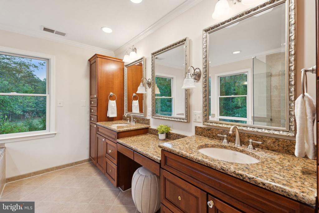 9602 HEATHER GREEN DRIVE