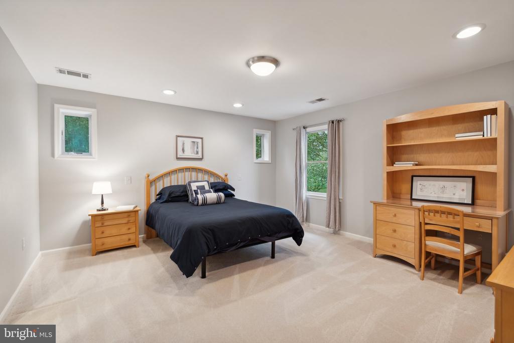 9602 HEATHER GREEN DRIVE