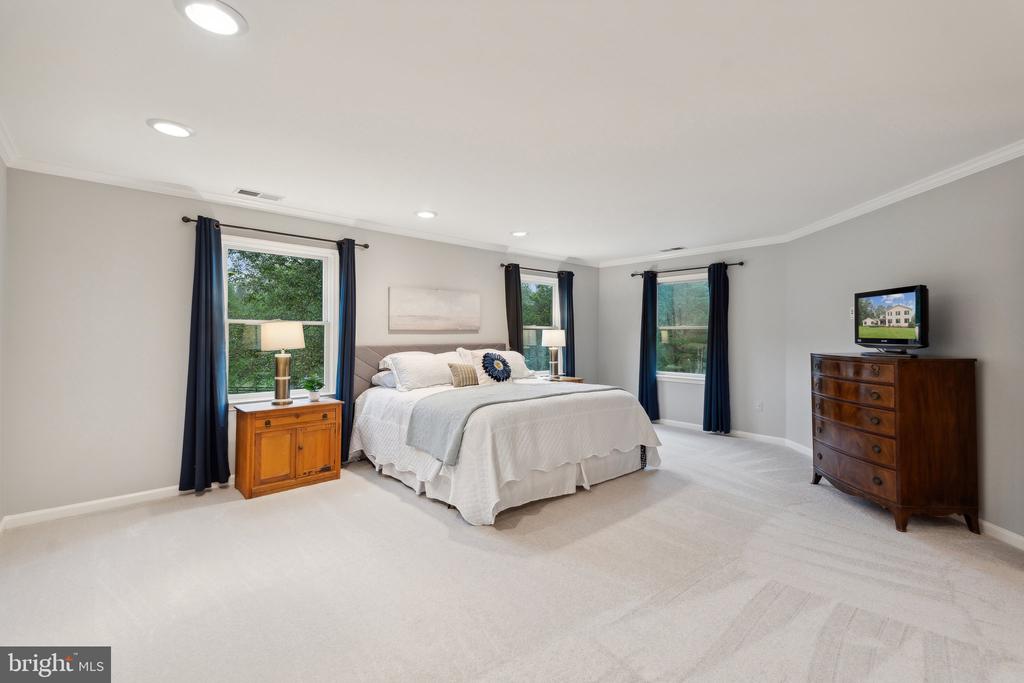 9602 HEATHER GREEN DRIVE