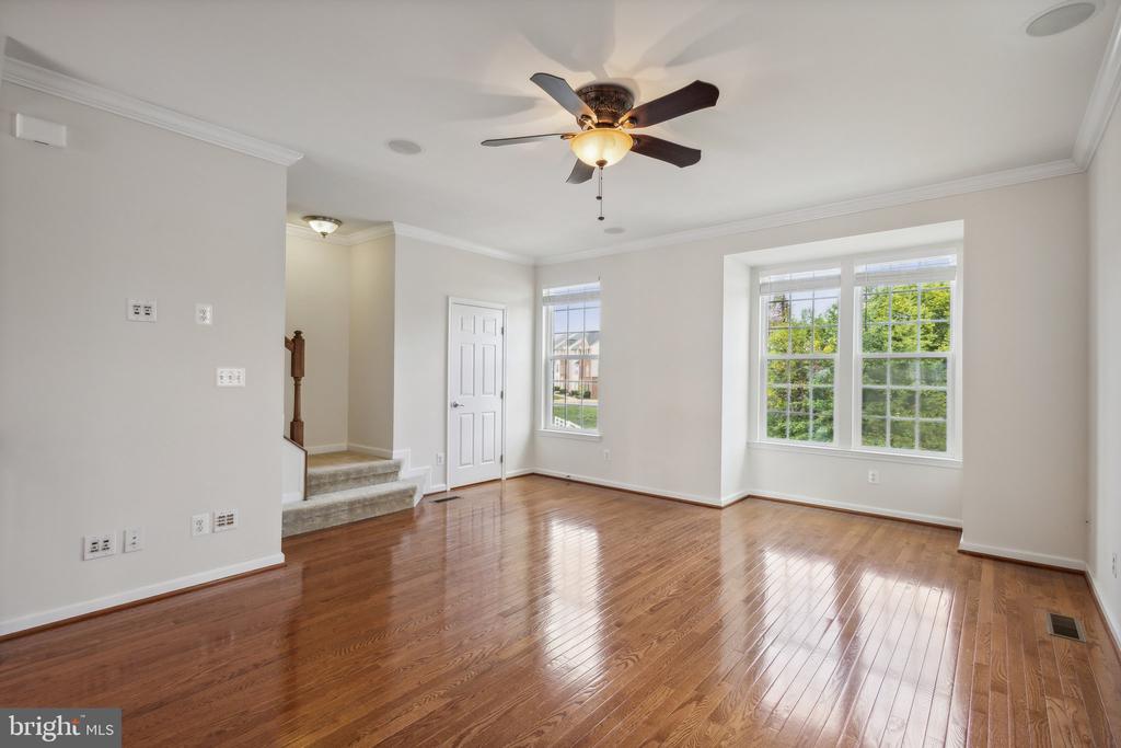 7035 TREK WAY