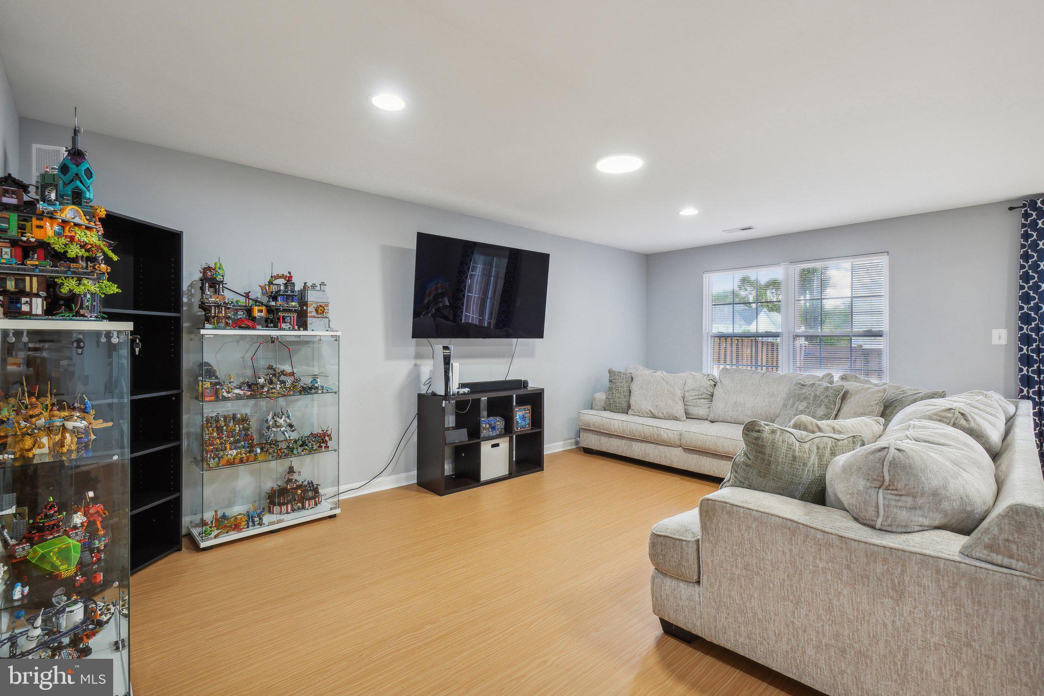 5015 BARNACLE PLACE
