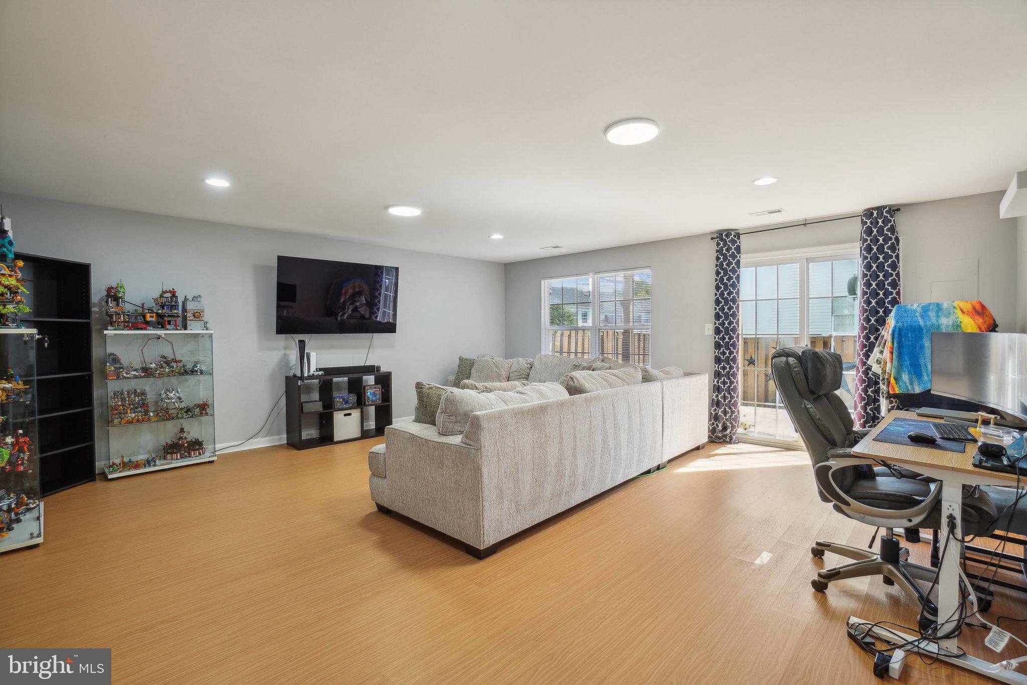 5015 BARNACLE PLACE