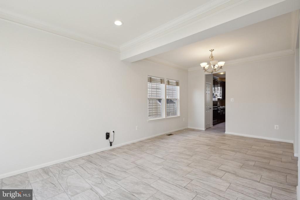 8704 HAREFIELD LANE