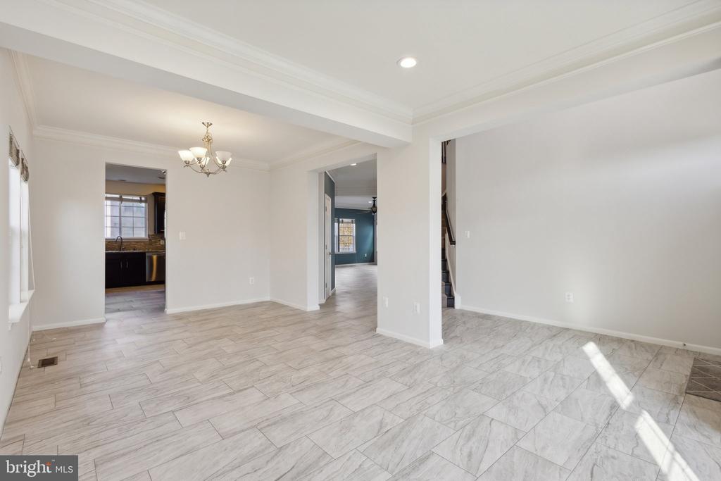 8704 HAREFIELD LANE