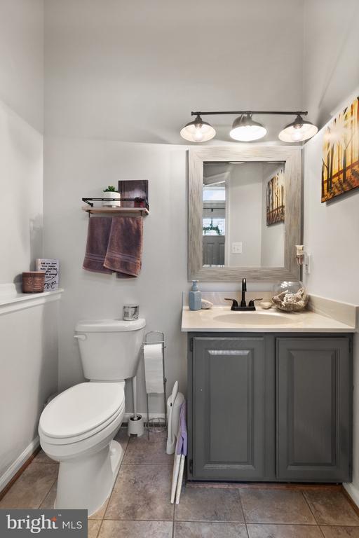 3893 SUNNY BROOK COURT