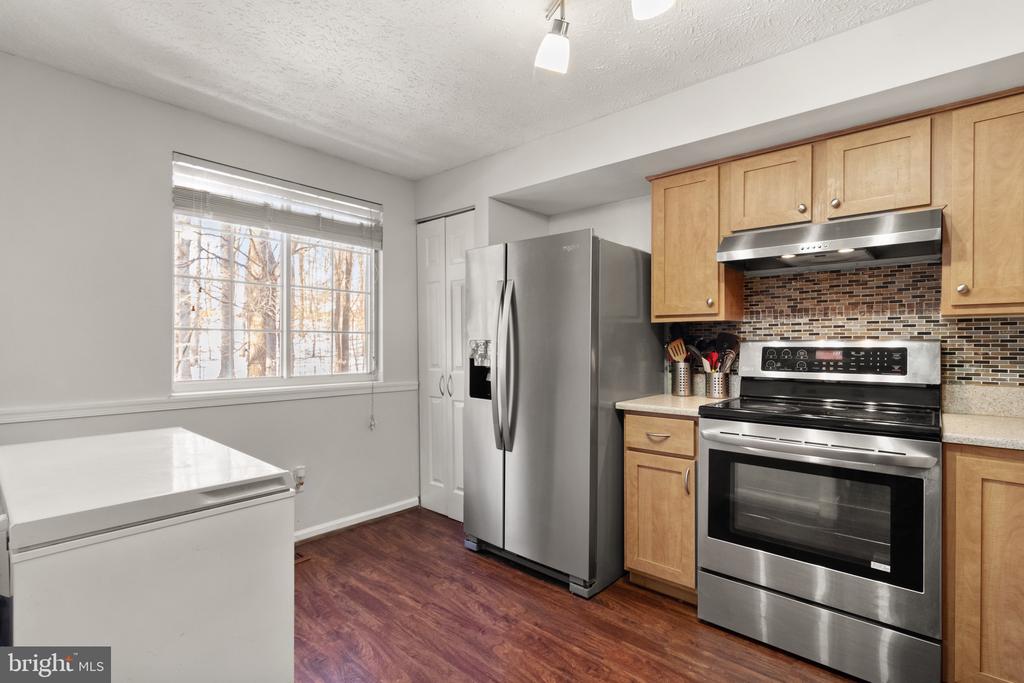 3893 SUNNY BROOK COURT