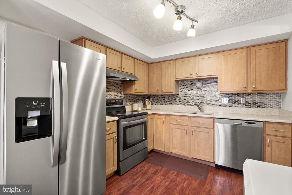 3893 SUNNY BROOK COURT