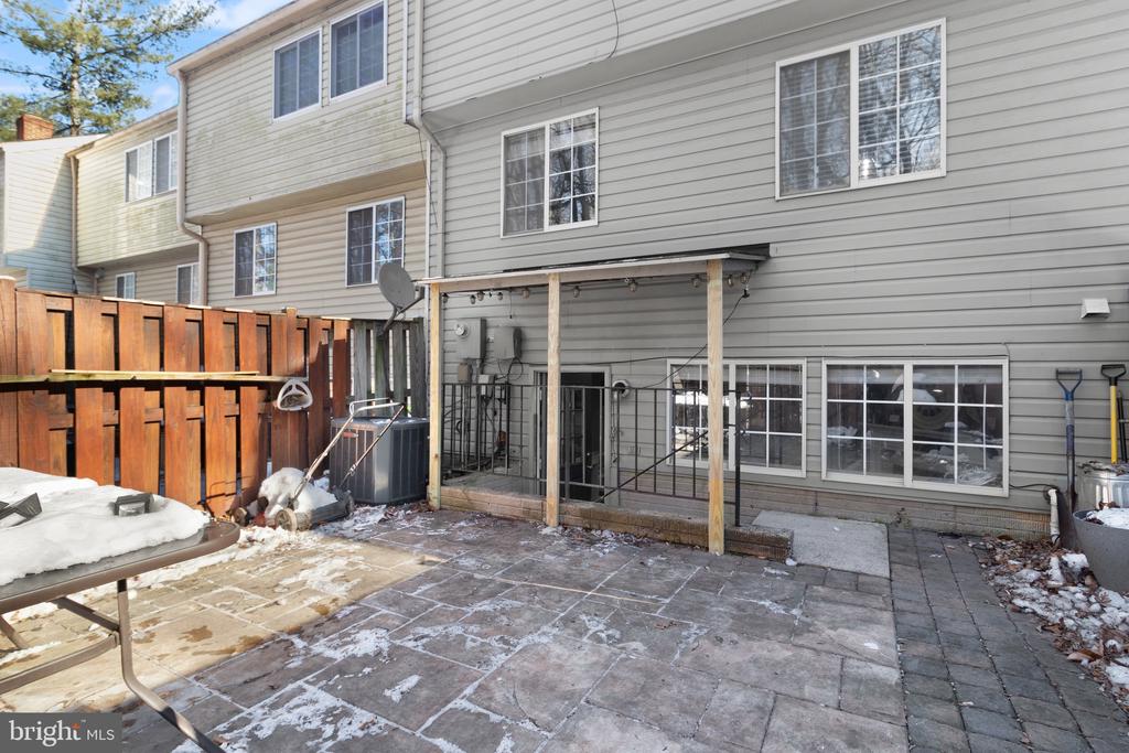 3893 SUNNY BROOK COURT