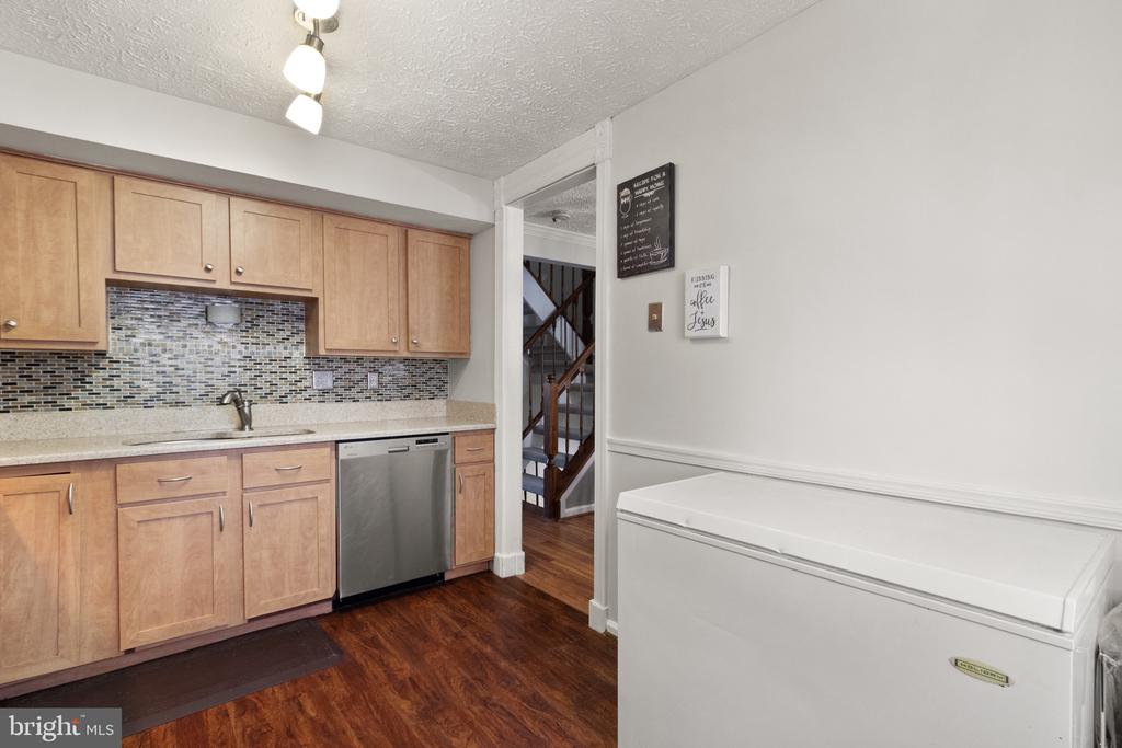 3893 SUNNY BROOK COURT