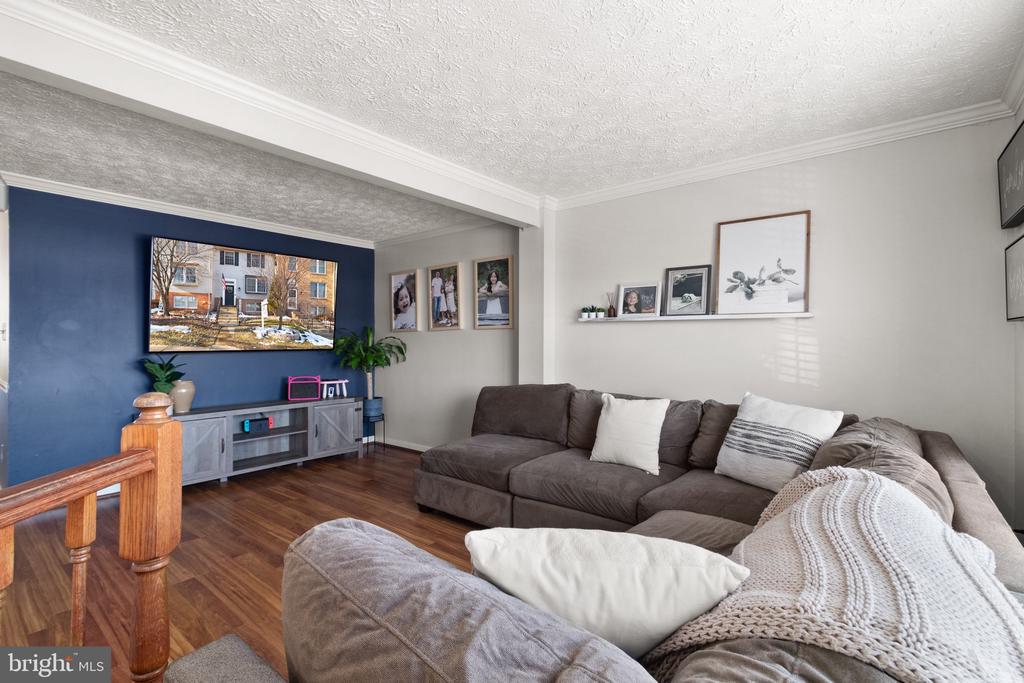 3893 SUNNY BROOK COURT