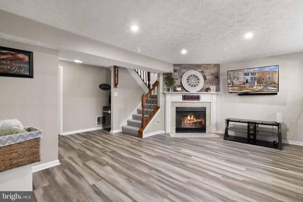3893 SUNNY BROOK COURT