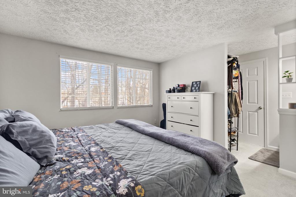 3893 SUNNY BROOK COURT